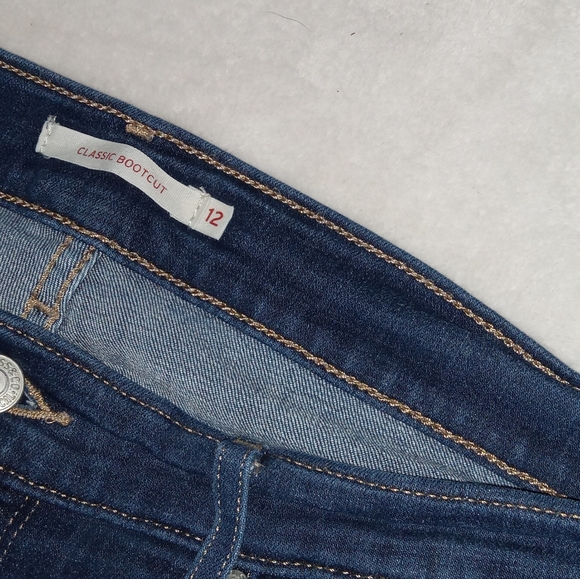 Levi's Classic Bootcut Curvy Fit Dark Denim Jeans size 12S - Picture 2 of 8
